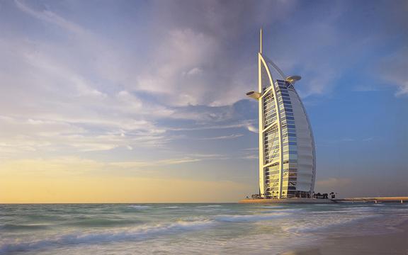 迪拜帆船酒店价格-迪拜的工资大概多少钱一个月-第1张图片-妙冉理财网